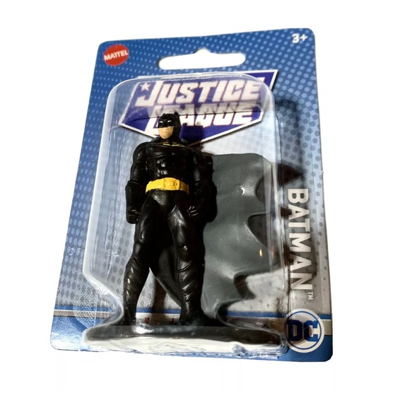 2 Mattel Justice League 3" Batman Action Figures - Picture 2 of 4